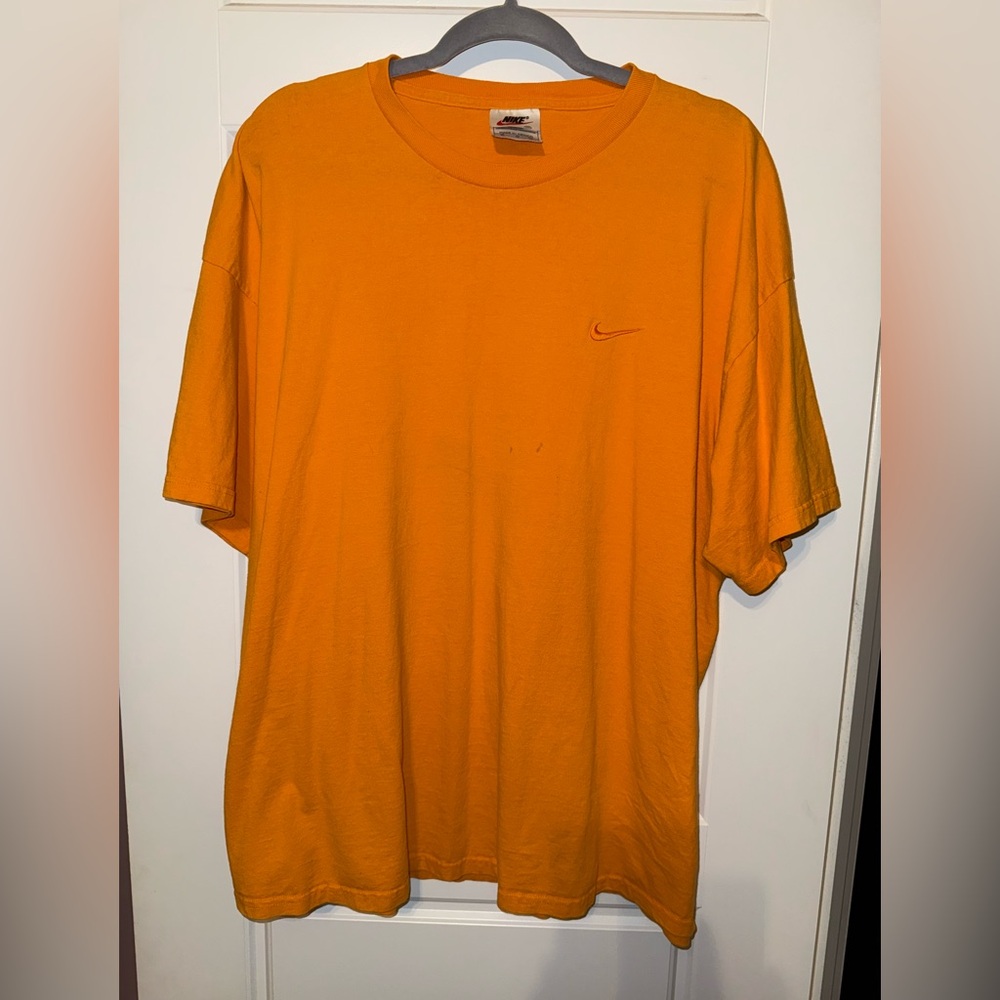 Vintage‎ Nike Men's Vibrant Orange Short Sleeve Tee